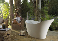 Amalfi Free Standing bath with free standing tapstand